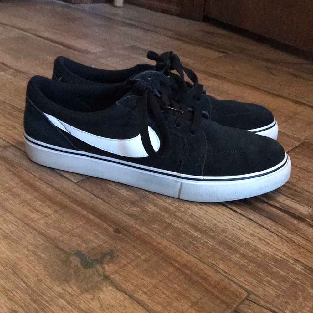 Nike shoes men’s 8